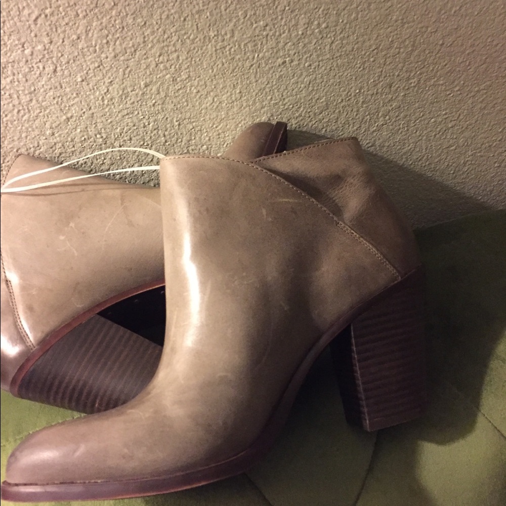 New Lucky Brand Eesa Leather Ankle Boots - Picture 4 of 6